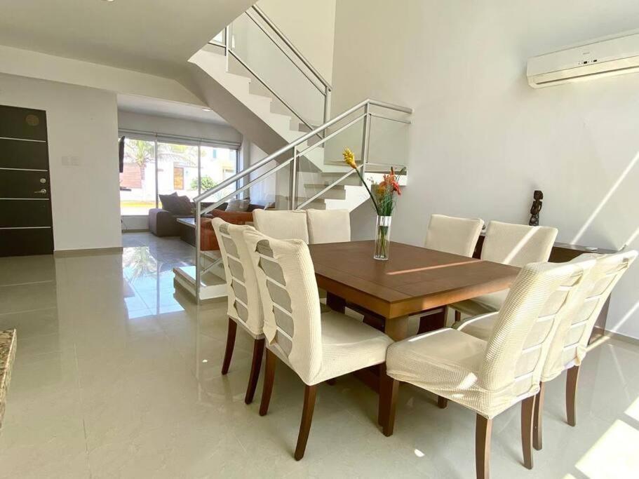 Victoria'S Beach House Alvarado Bagian luar foto